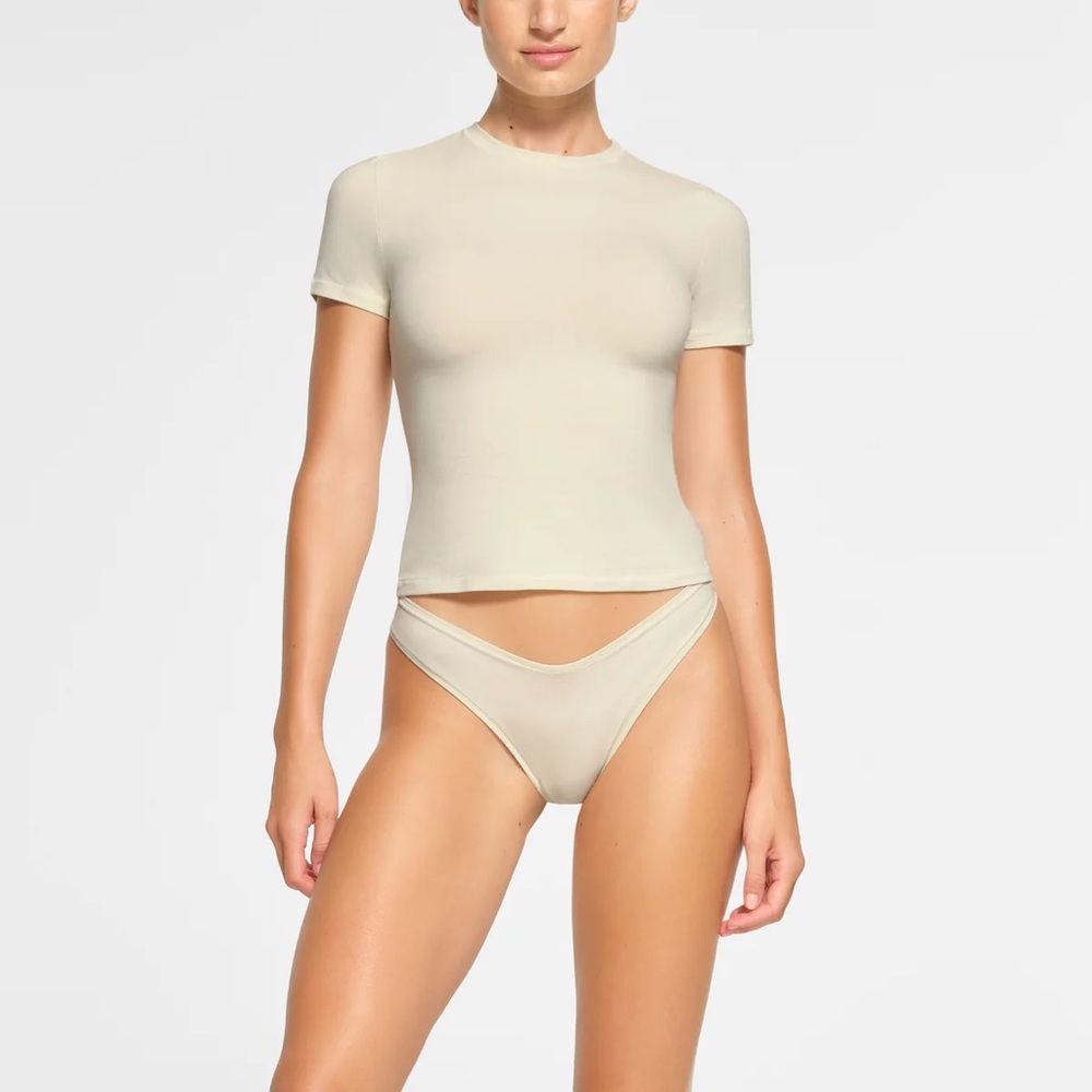 SKIMS Cream Short Sleeve Tee